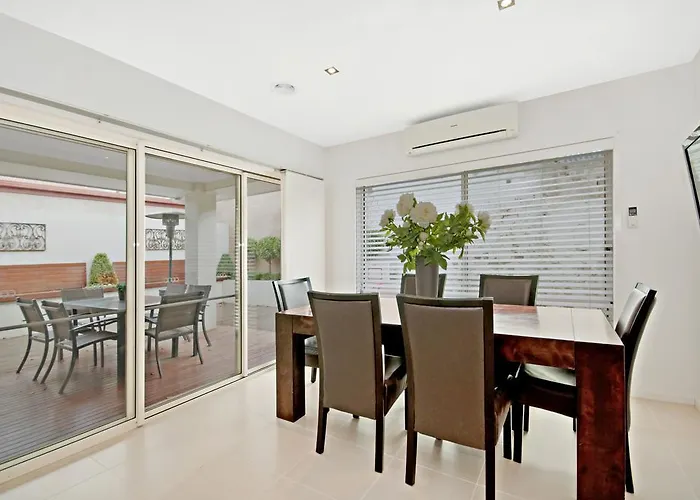 Central Warrnambool Townhouse
