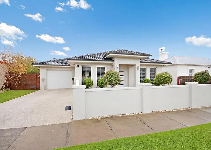 Central Warrnambool Townhouse